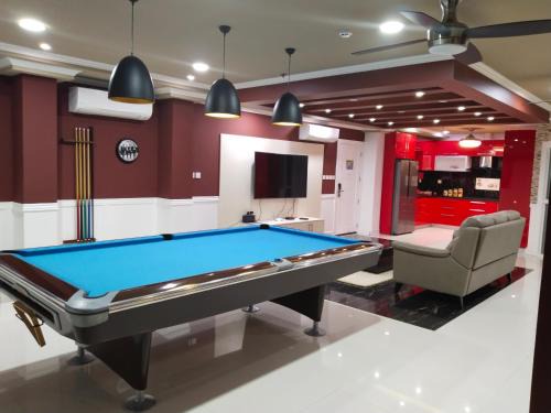 Malabanias Apartment | Exclusive Penthouse La Grande Résidence with Home Theater