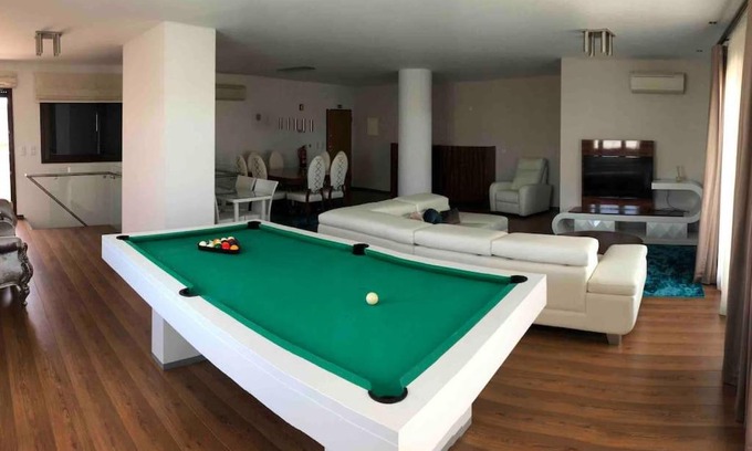 Moscavide House | Elegant Penthouse with Private Pool in Oriente