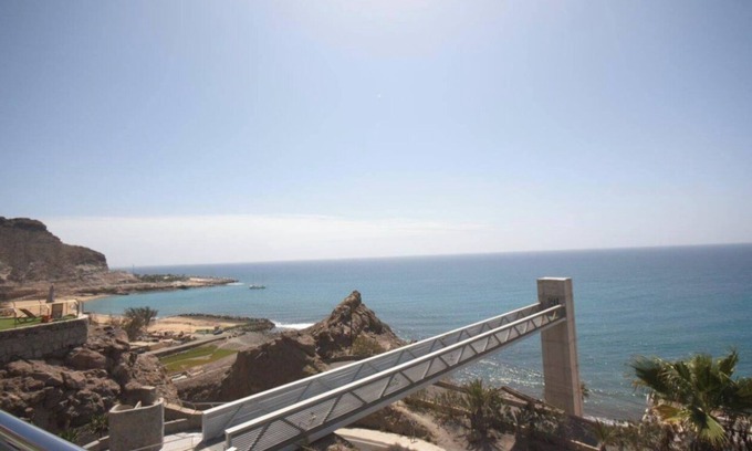 Mogan Resort | Elegant Penthouse with Pool and Gym, Rated 9/10 by Guests