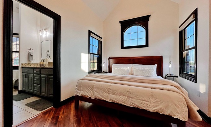Rogers House | Remarkable 2BR Bentonville Retreat Near Walmart, Rated 10/10