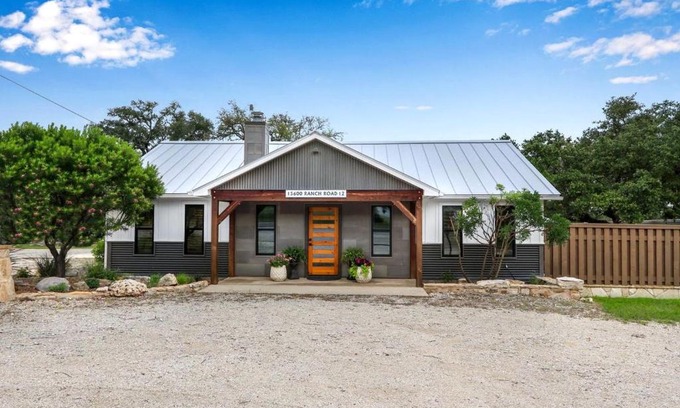 Driftwood House | Luxurious Rental with Private Yard and BBQ in Wimberley, Texas