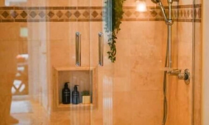 San Rafael House | Family-Friendly Resort Style Retreat with Ideal Amenities