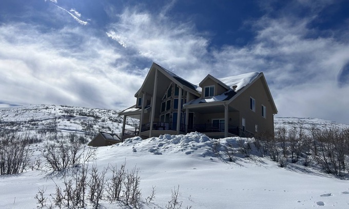 Fairview Cabin | Family-Friendly Retreat Near Fairview, Rated 10/10 by Guests!