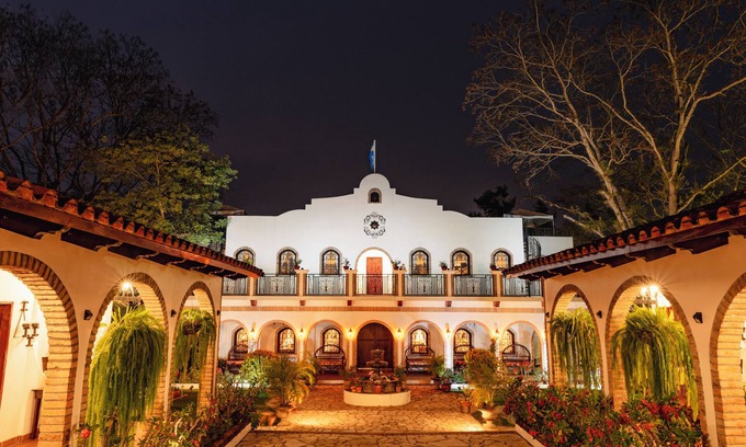 Copan Ruinas House | Experience an Authentic Spanish Hacienda from a Bygone Era