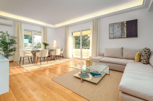 Voula Villa | Luxurious Stylish 2 Bd Villa with Balcony in Voula