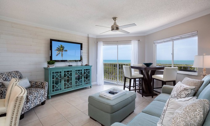 Tavernier Condo | Oceanfront Suite with Pool, Spa & Cabana Bar - 10/10 Rated