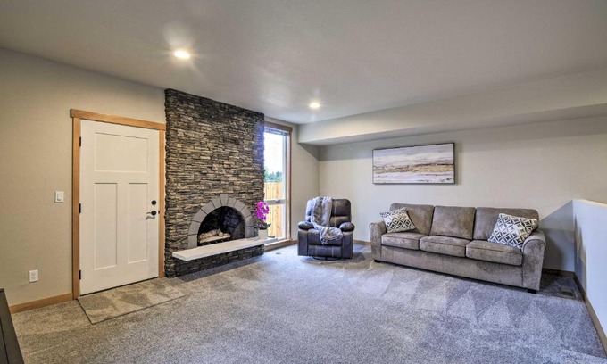 Edgewood House | Top-Rated Tacoma Retreat with Spa and Family-Friendly Amenities