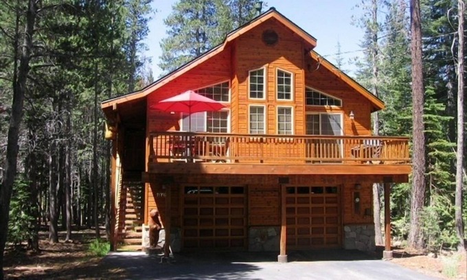 Truckee Cabin | Idyllic Tahoe Donner Cabin with Hot Tub & Pool Table
