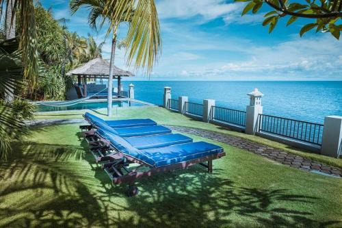 Bukti Villa | Tranquil Beachfront Villa with Private Pool & Ocean Views