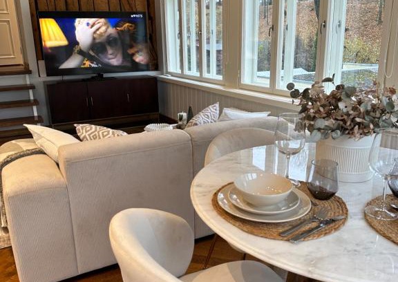 Old Town Apartment | Elegant Vallikraavi Apartment with Sauna and Free Parking