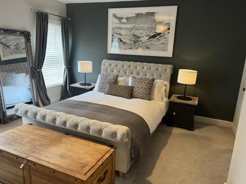 Bury St Edmunds House | Elegant Victorian Villa with Parking for a Perfect Getaway