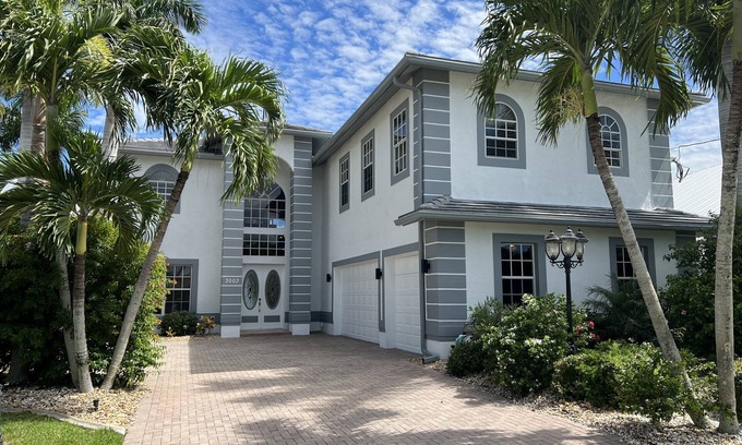 Caloosahatchee Villa | Elegant Villa at River with Pool and Ocean View