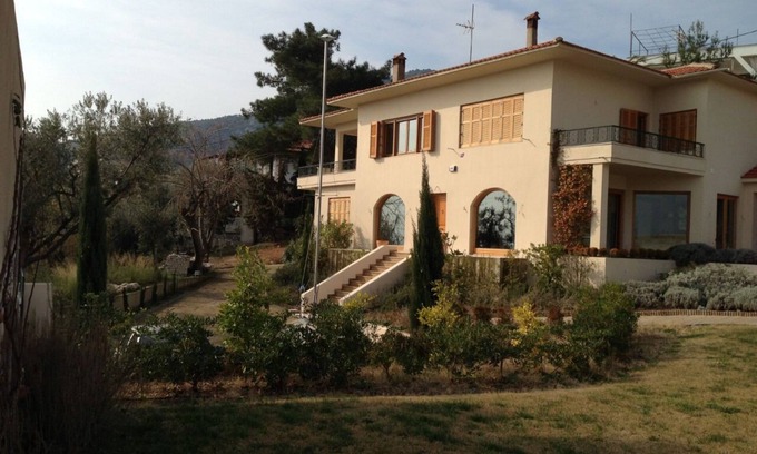 Palaio Tsifliki House | Exquisite Villa with Designer Pool and Breathtaking Sea Views