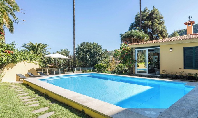 Santa Brigida Villa | Exclusive Villa "Las Hortensias" with Pool & Garden Oasis