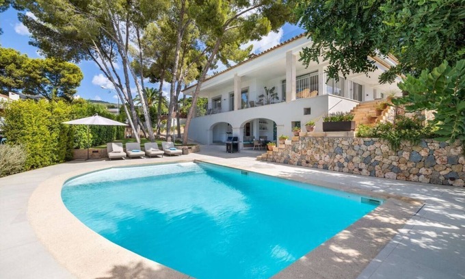 Cas Catala Villa | Elegant Villa with Heated Pool and Scenic Sea Views