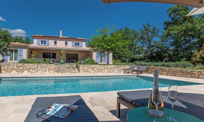 Tourrettes Villa | Elegant Villa with Inviting Garden and Relaxing Pool