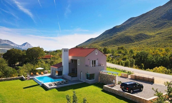 Tucepi Villa | Modern Villa with Heated Pool and Breathtaking Mountain Views
