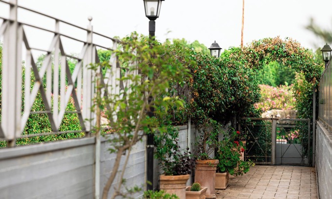 Suburbio IX Aurelio Villa | Luxurious villa with pool near St. Peter's and the Vatican. Pets allowed.