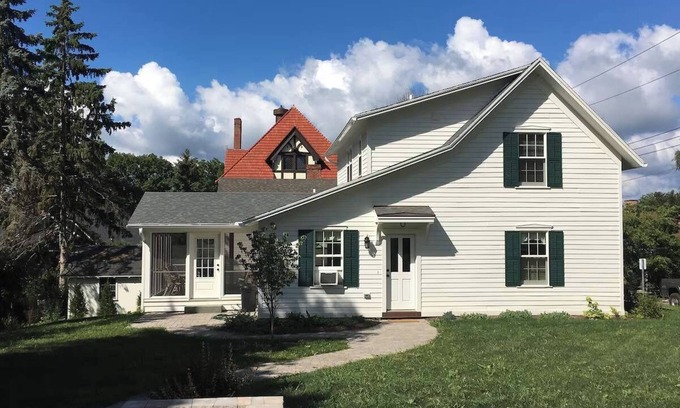 Town of Ledyard Apartment | Elegant Village Town House in Heart of Aurora, NY