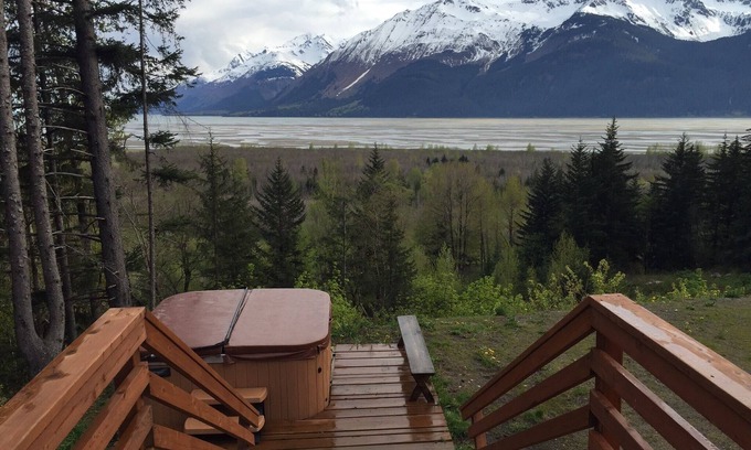 Haines House | Exclusive Yurt Retreat: 3 Bedrooms, Hot Tub & Amazing Views