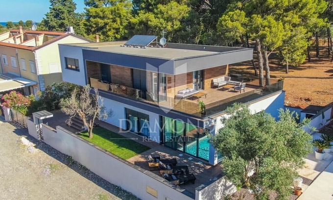 Fazana Villa | Seaside Villa with Sauna and Private Pool, Steps to Beach