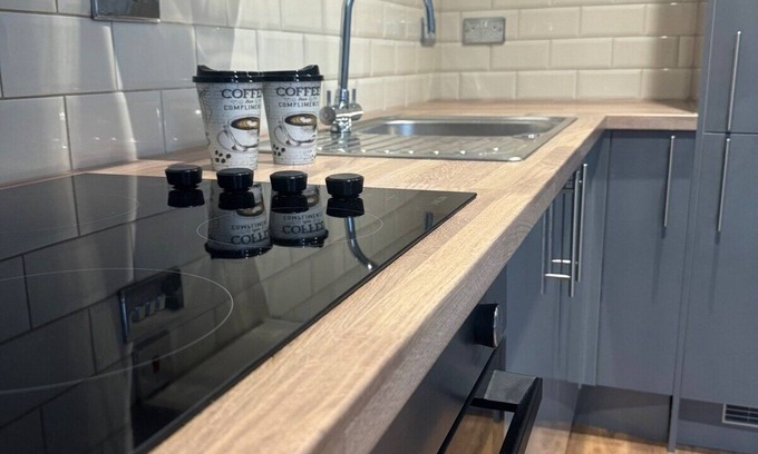 Kidderminster Apartment | Luxury 1 BDR Studio - Kidderminster
