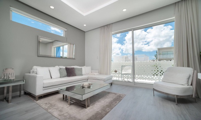 Seven Mile Beach Apartment | Top-Rated 1-Bed Apartment by Seven Mile Beach at The Grove