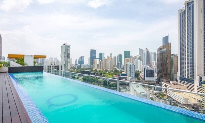 Marbella Apartment | Luxury 1 bedroom apt with free parking