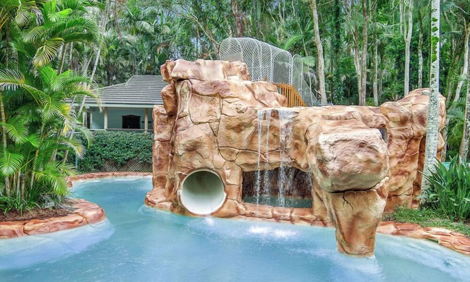 Coffs Harbour Apartment | Indulge in a 1 Bedroom Spa Villa with Ocean View