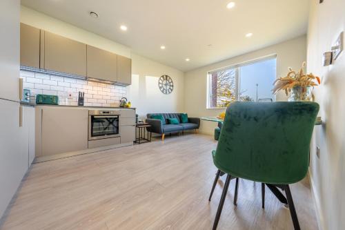 Stevenage Apartment | Elegant 1 Bedroom Apartment with Roof Terrace & Gym