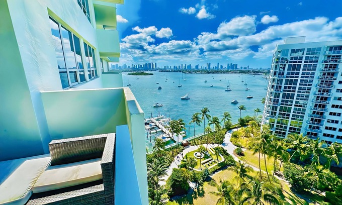 West Avenue Apartment | Elegant 1-Bedroom Retreat with Breathtaking Bay Views