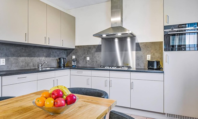 Municipality of Valkenburg aan de Geul Villa | Accessible 10-Person Villa in Landal Kasteeldomein De Cauberg