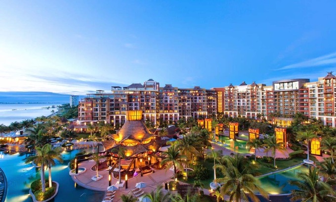 Puerto Juarez Condo | Oceanfront 5-Star Condo with Pool & Spa - Sleeps 6
