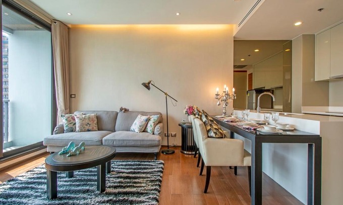 Sukhumvit Apartment | Elegant 4-Star Retreat near BTS Phrom Phong & Emporium