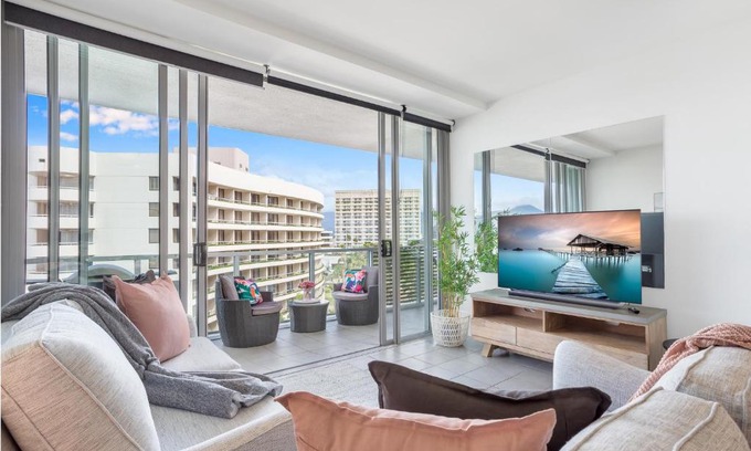 Cairns Central Business District Apartment | Stylish 1BR Apartment with Ocean View at Harbour Lights