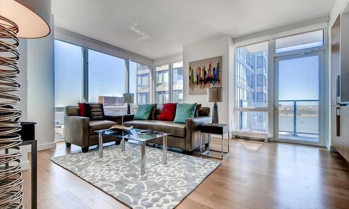 Hell's Kitchen Apartment | Top-Rated 1BR Apartment with Full Kitchen in Midtown West