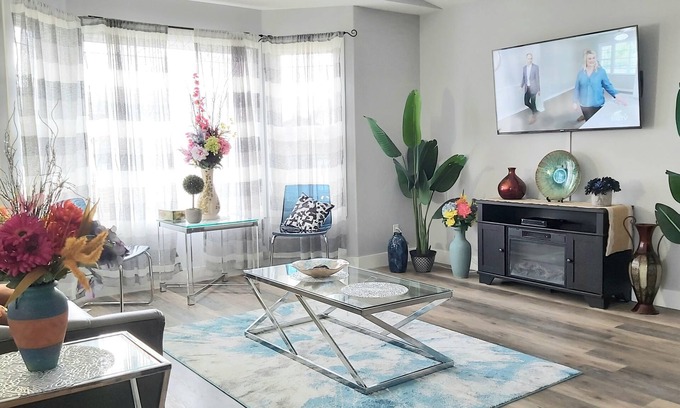 Grande Prairie House | Luxury 2 Bed 2 Bath Retreat - All-Inclusive Furnished Gem for Executive Comfort
