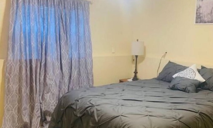 Southeast Colorado Springs Apartment | Elegant 2 Bedroom Retreat with Fireplace and Ocean View