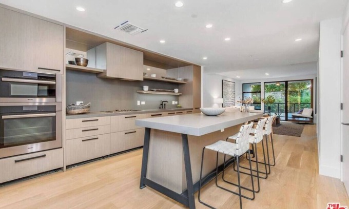 Westwood Condo | Luxury 2-Bedroom, 2-Bathroom Condo on the Wilshire Corridor