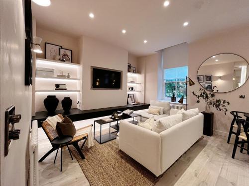 Todmorden Apartment | Elegant 2 Bedroom Flat in Central Todmorden, Rated 9/10