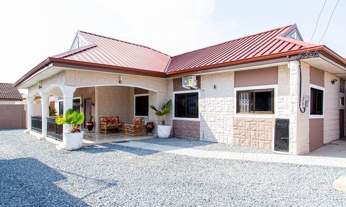 Nungua House | Oceanfront 2 Bedroom House with Breakfast & Pool Access