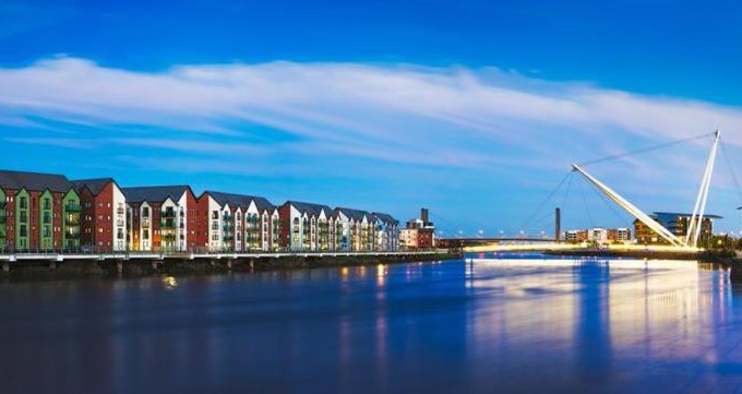 Newport Apartment | Elegant 2 Bedroom Waterfront Apartment with Balcony