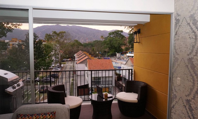 Zona Colonial Apartment | Elegant 2 Bedroom Apartment with Spa and Hot Tub Access