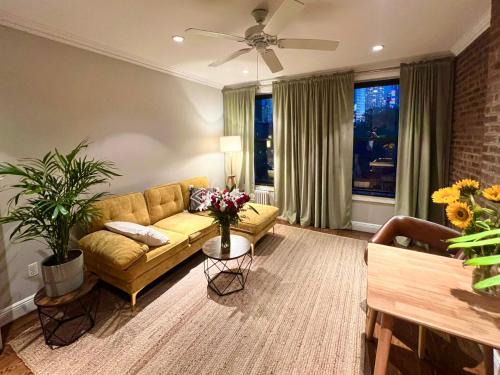 Hell's Kitchen Apartment | Stylish 1BD Retreat in Midtown West with Family Amenities