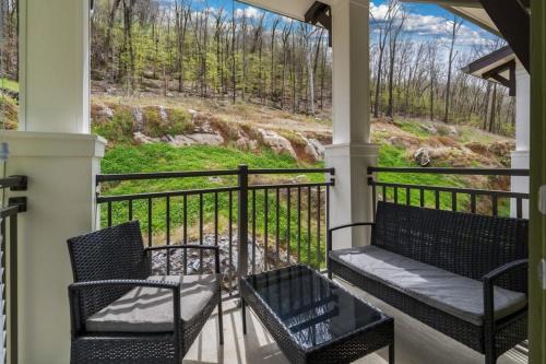 Pelham House | Luxury 2BR 2 bath Townhouse w Garage Near Oak Mt