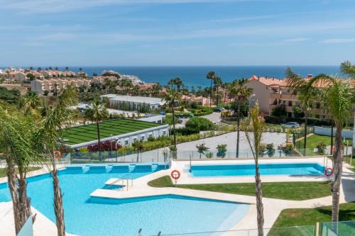 El Faro Apartment | Oceanfront 2BR Retreat with Pool - Santa Barbara Heights