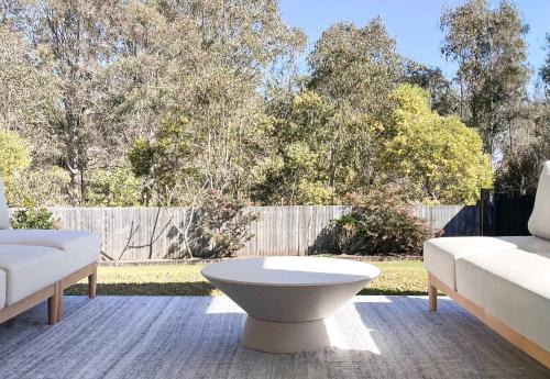 Logan Reserve House | Luxury 3-Bed Family Retreat Office Kayaks & Yard