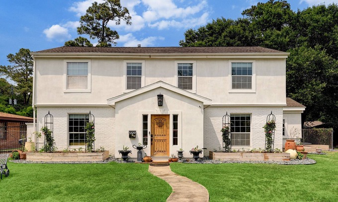 MacGregor House | Exceptional 3-Bed Home with Edible Garden Near Nightlife
