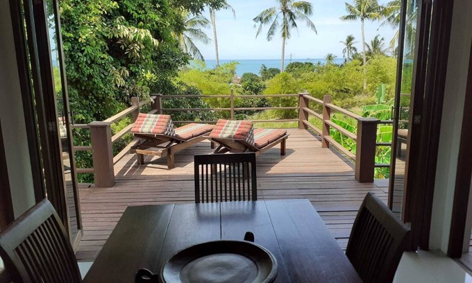 Ko Pha-ngan Villa | Beachside 3 Bed Villa with Pool & Ocean Views, Rated 9.6