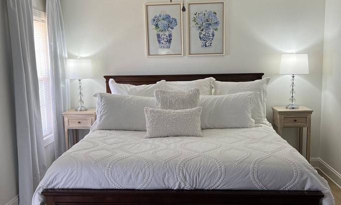 Starkville Condo | Perfect 3-Bedroom Condo Near MSU with Lake View Amenities